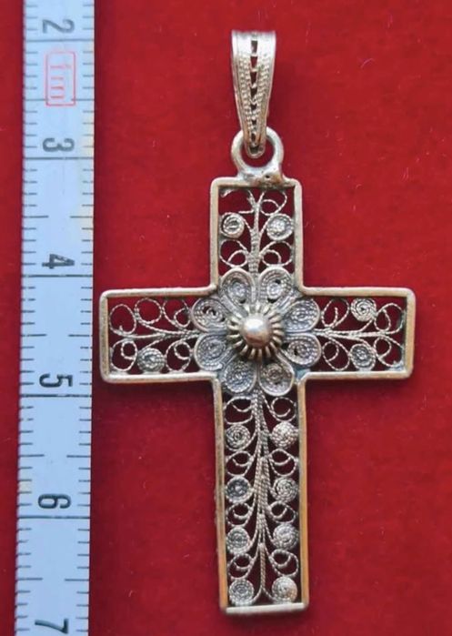 Cruz de prata filigrana antiga