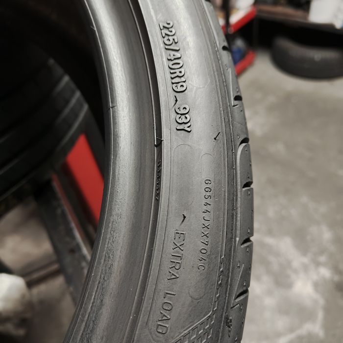 225/40/19 XL Sprzedam parę opon letnich Goodyear