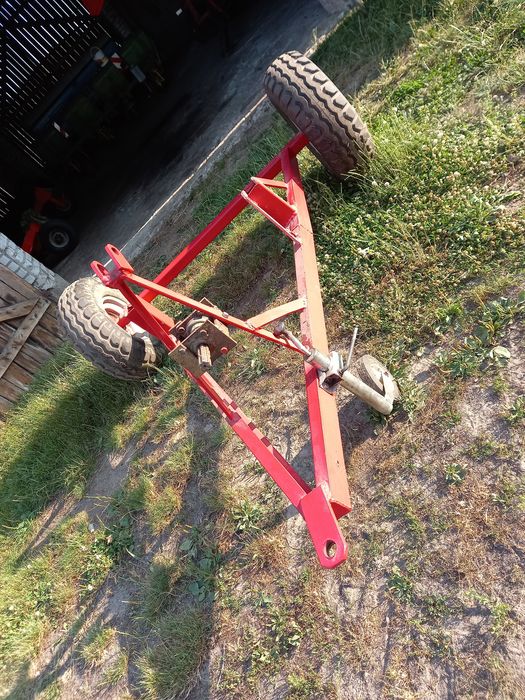 Wózek podwozie pod rozsiewacz opryskiwacz z przekładnią