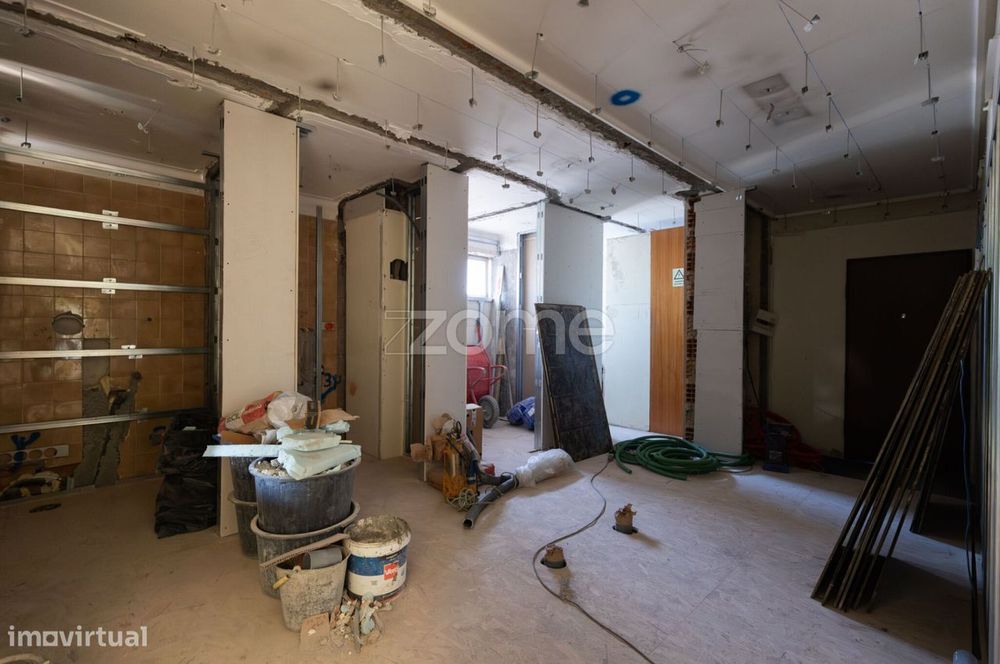 Apartamento T0 Novo c/ Varanda e Arrecadação na Rua Machado Vilela