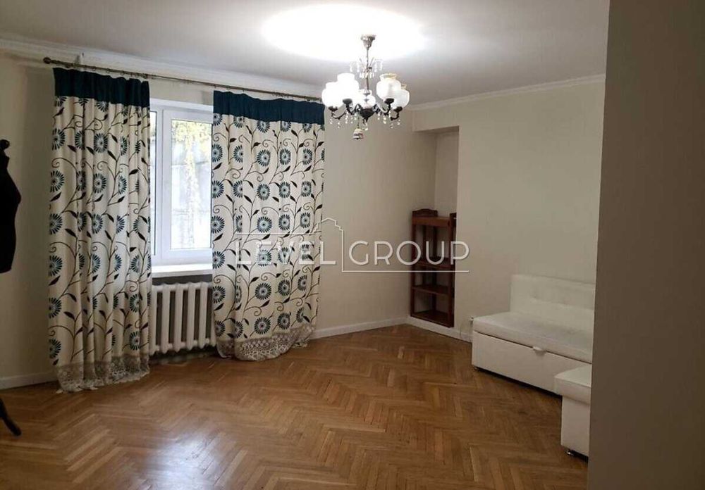 Продаж трикімнатної квартири вул. Радченка 4 Солом'янський