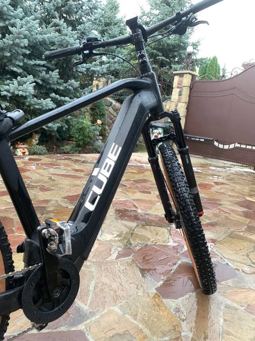 Cube Reaction Hybrid Sl750