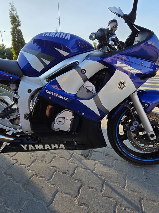 Yamaha R6 2002 року