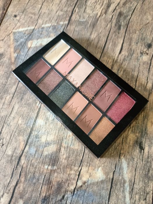 Paletka cieni 12 kolorow