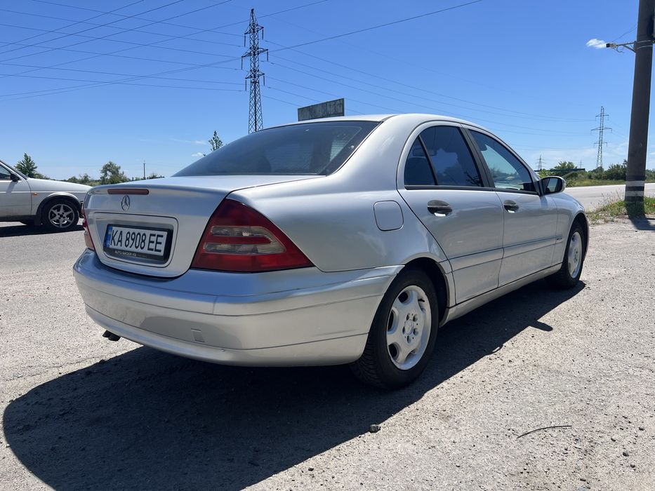Mercedes Benz C180