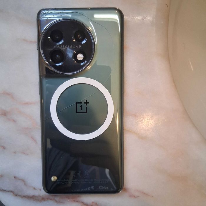 OnePlus 11 5G — 16GB RAM / 256GB