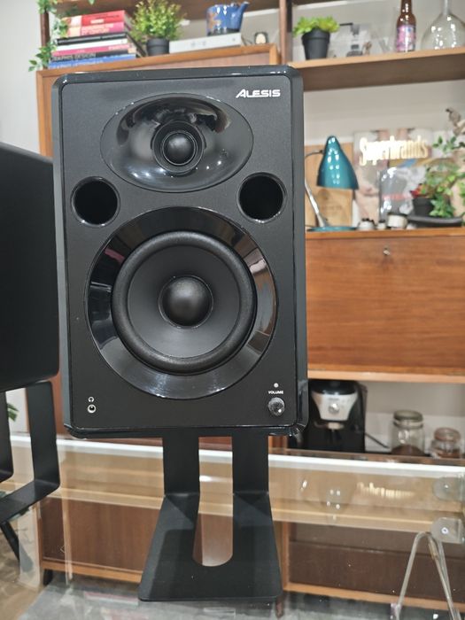 Colunas Monitores de Estúdio Alesis Elevate 5MkII