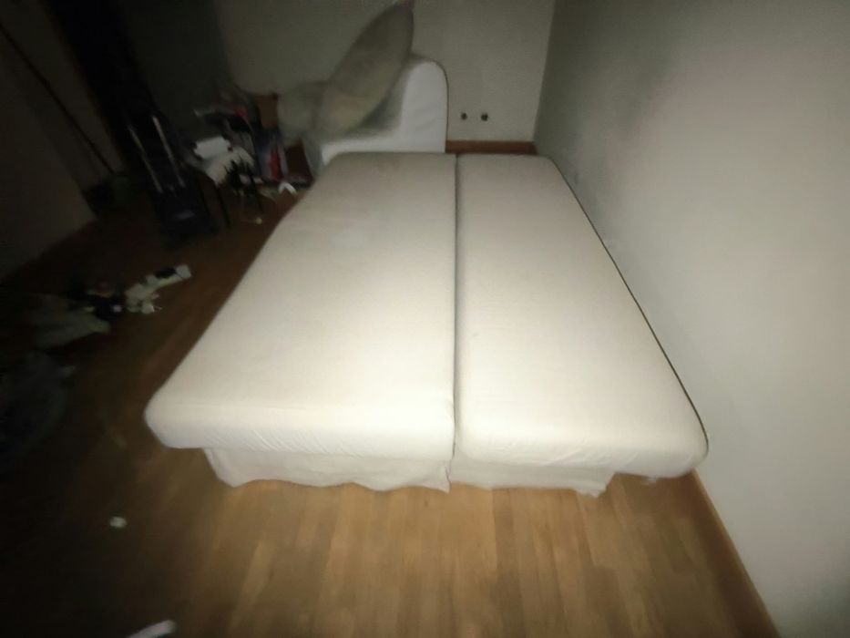 Sofá cama com arrumação