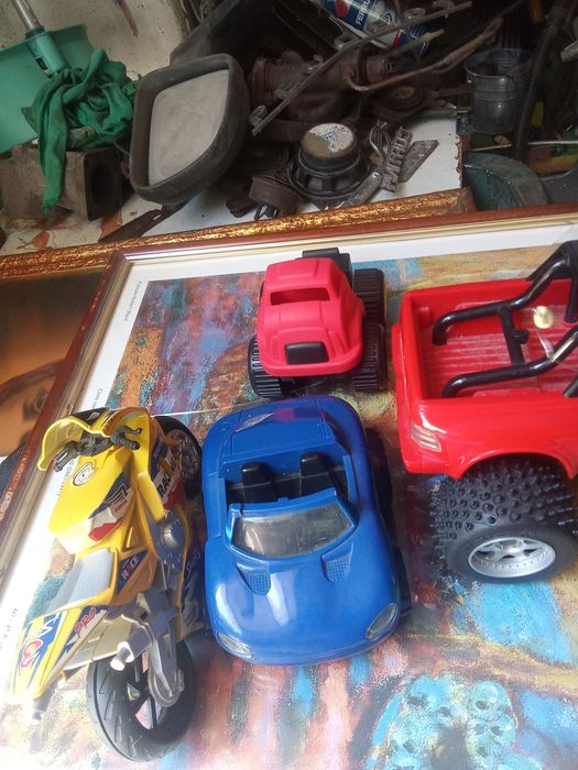 Três jeep e mota Racing! Brinquedos!