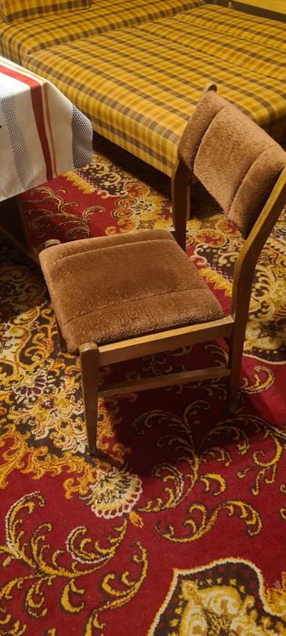 Sprzedam krzesła, używane - 4 sztuki, po 12.5zł za sztukę