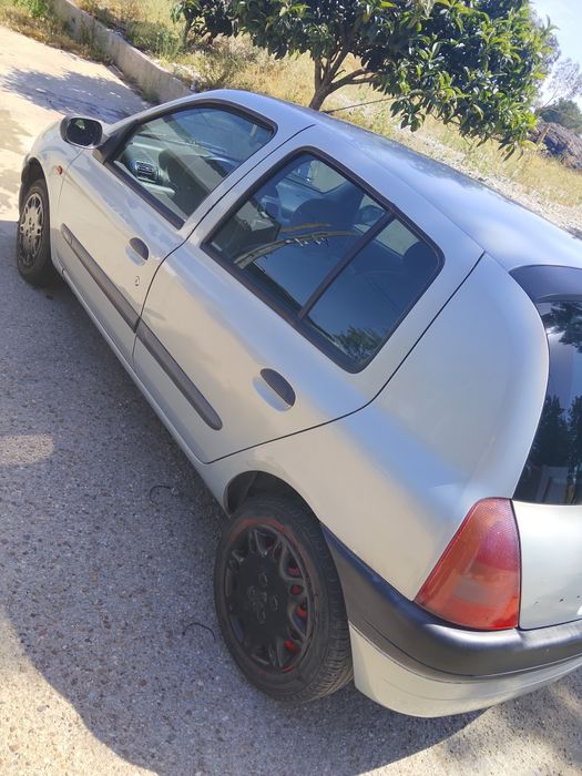 Renault Clio RN  5 portas pratico é pronto a circular