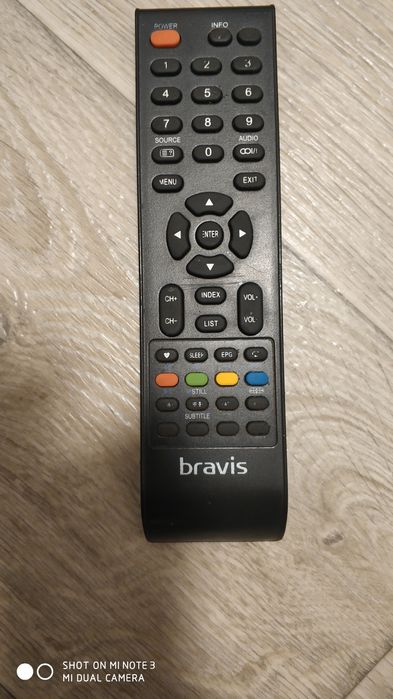 Пульт и ножки для телевизора Bravis