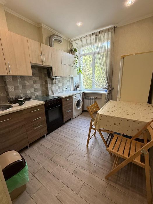 Продаю 2х комнатную квартиру в Центре. Улица Декабристов.