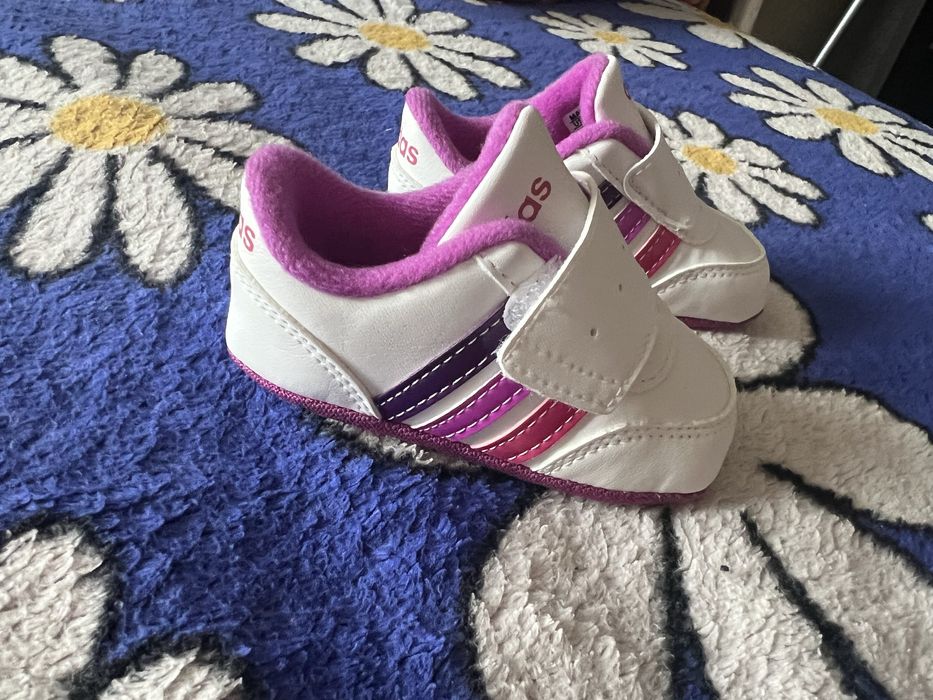 Нові пінетки-кросівки adidas