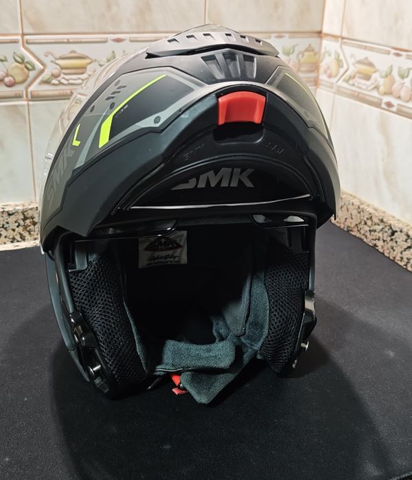 Capacete modular SMK Tekker tamanho XL em excelente estado