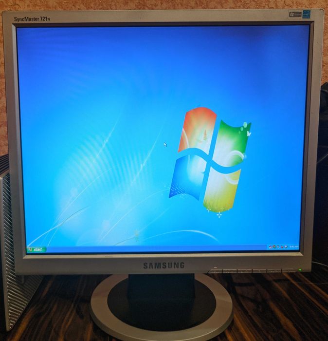 Монитор Samsung SyncMaster 721N