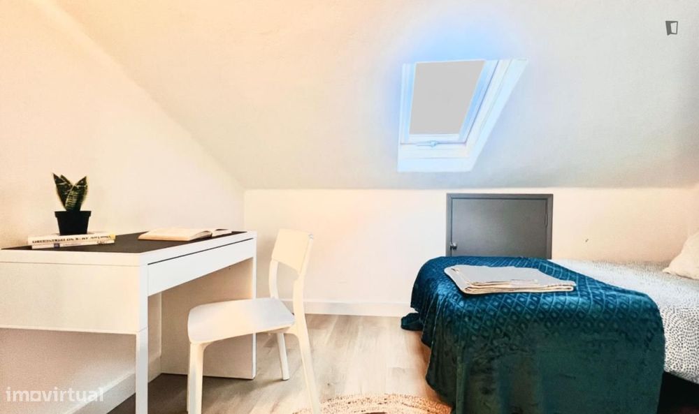 Quarto - localizado em Olivais Coimbra