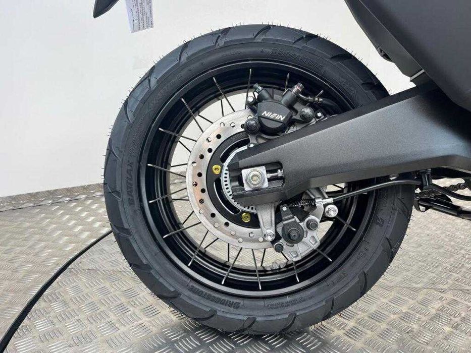 Honda X ADV 750 nunca usada, com 0 km, 1 ano de garantia, 745cc