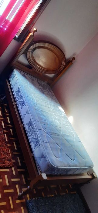 Cama de Solteiro Criança (com Estrado, mas com colchão à parte)