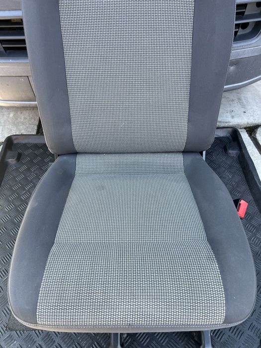 Відкидне сидіння , сідушка VW T5, Caravelle . Відкидне сиддіння середнього ряду, одиначка.