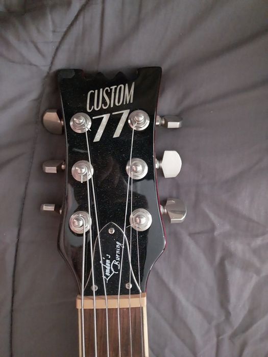 Custom 77 China Girl (formato Gibson SG)