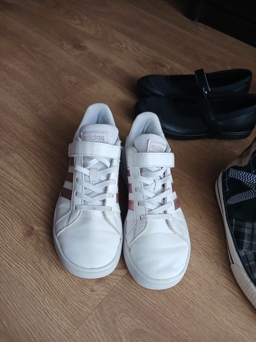 кросівки adidas 34