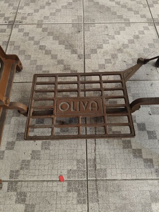 Máquina costura Oliva antiga