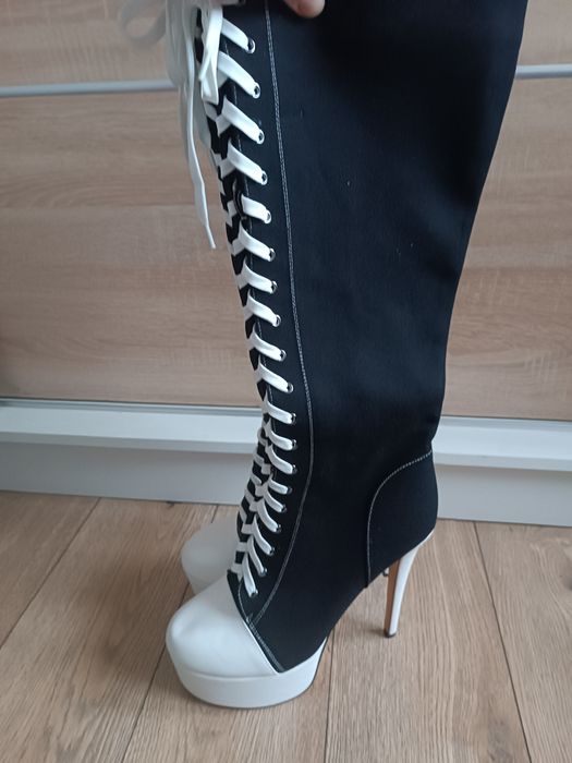 Czarne botki trampki