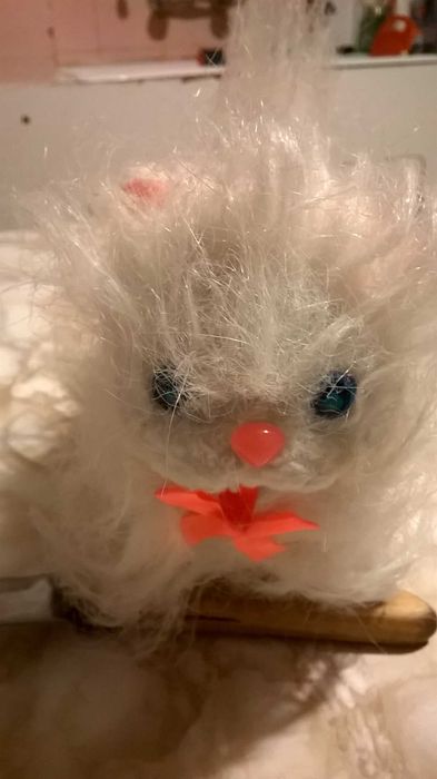 maskotka interaktywna - chodzący kot (rusza głową i ogonem)