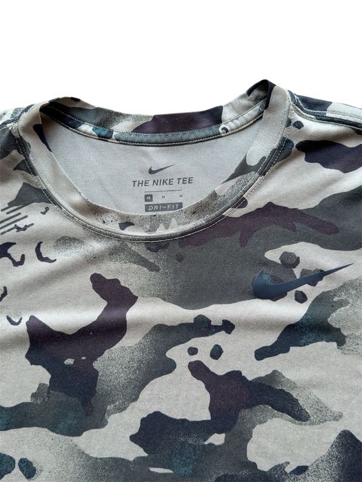 Camisola manga curta Nike Tee Padrão