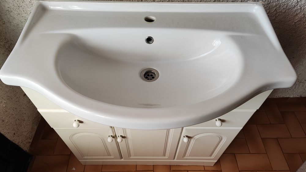 Móvel de casa de banho com lavatório