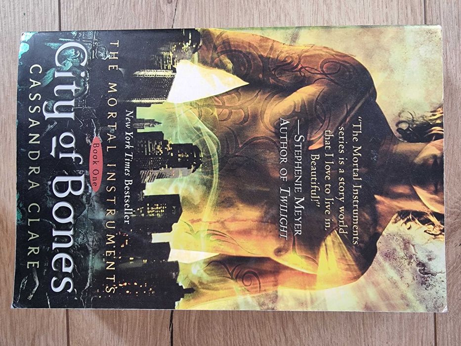 "City of Bones" Clare Cassandra