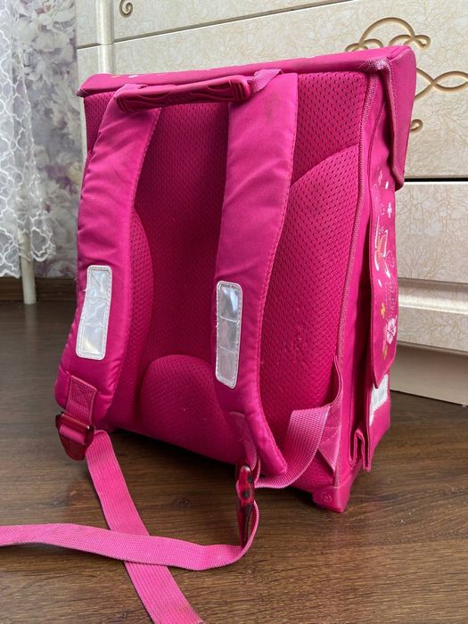 Продам шкільний портфель