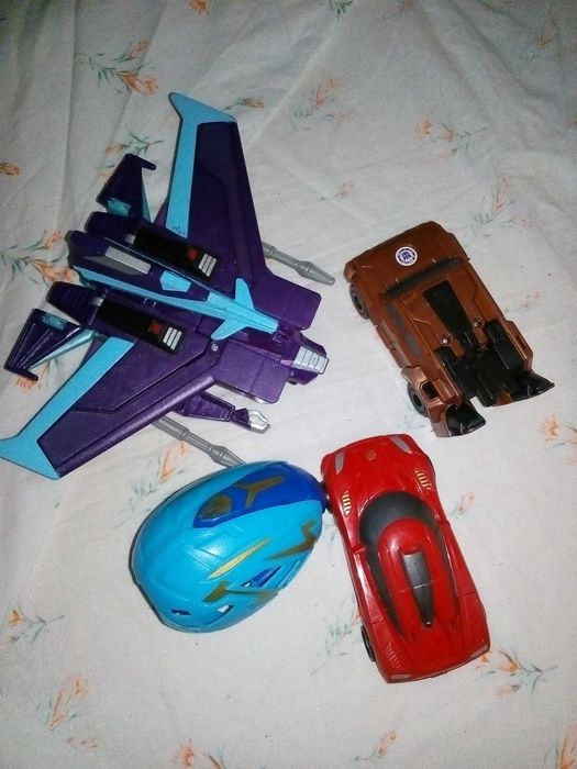 игрушки робот-трансформер 4 шт. 1 лотом