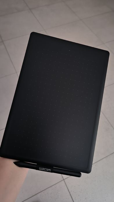 Tablet graficzny one by wacom M