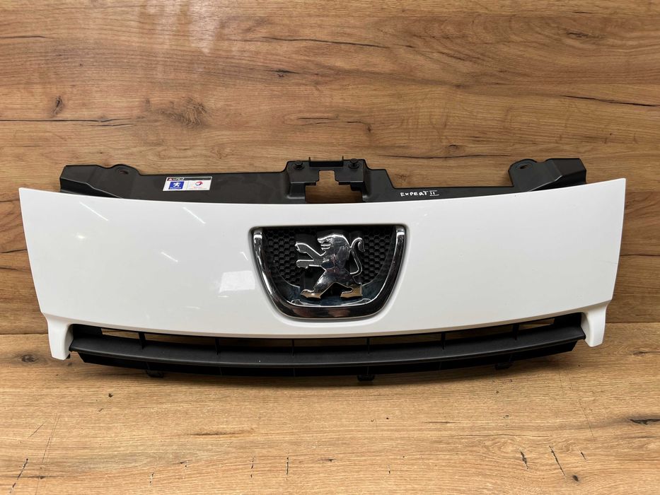 Grill/atrapa/kratka zderzaka Peugeot Expert II