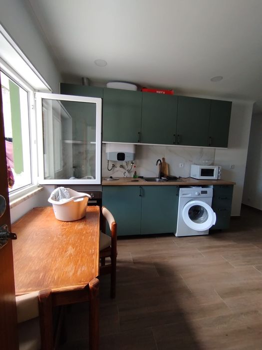 Alugo suite em Miratejo em casa sossegada