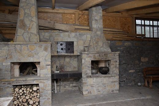 Здається житло подобово, тихе місце.