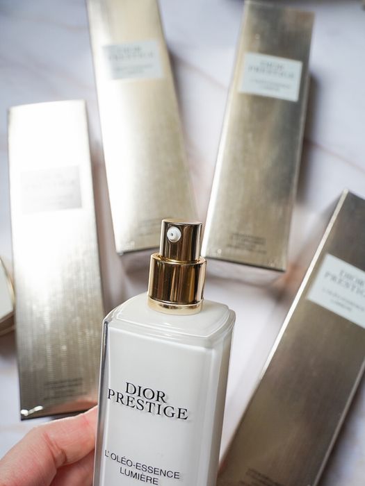 Тонік-есенція лосьйон Dior Prestige L’Oléo-Essence Lumière