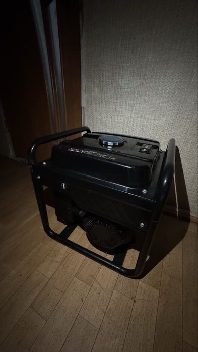 Інверторний бензиновий генератор Dnipro-M GX-30I