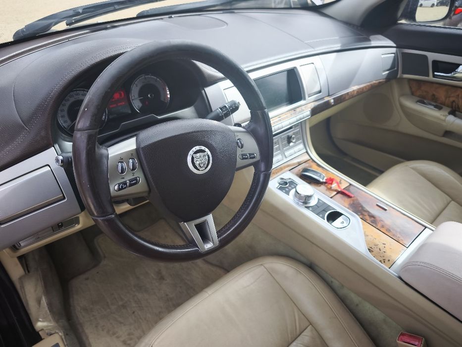 Jaguar XF 3.0 D 241cv