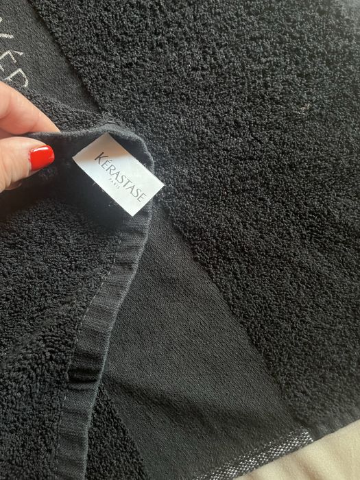 Toalhas kerastase 5€ cada