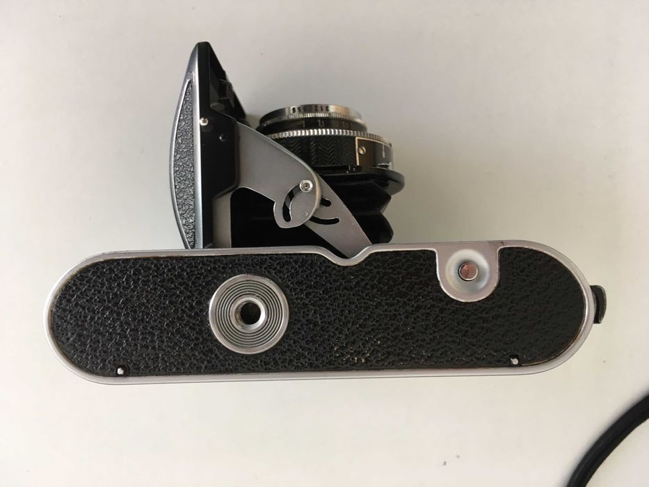 Voigtlander Vito II Color Skopar 3.5 50mm - Rollei 35 Rangefinder