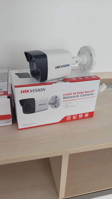Хит! Комплект IP видеонаблюдения Hikvision на 4 PoE камеры для улицы