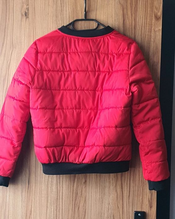 Czerwona pikowana kurtka bomberka marki Jingpin Fushi