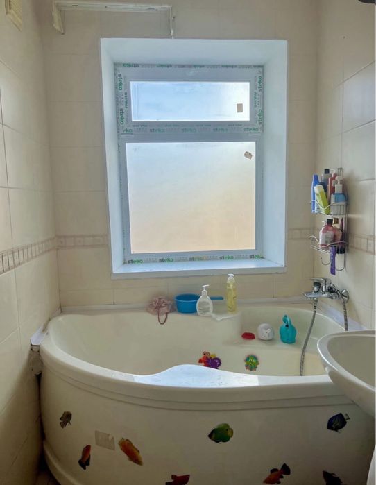 Продам 2х кімнатну сталінку власник центр 57 кв.м( держ програма так)