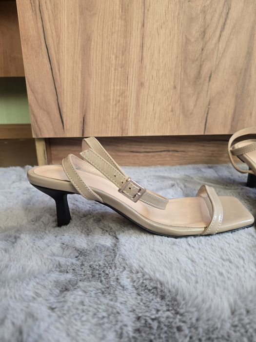 Босоніжки, шкіряні, 36 розмір