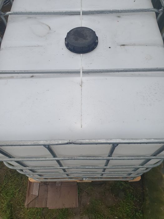 Єврокуб на палеті в обрешідці від ADblue