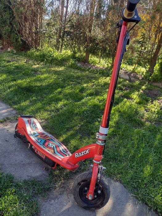 hulajnoga elektryczna Razor E100 (cena do negocjacji)