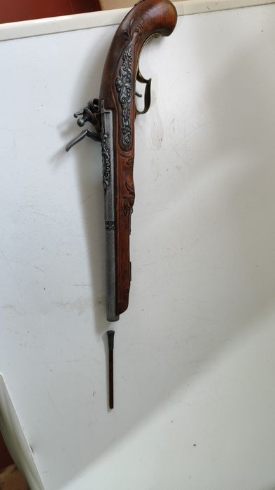 Réplica  antiga em bom estado